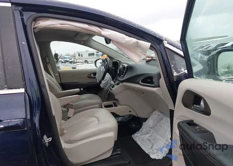 2017 Chrysler Pacifica Touring-L из США, поврежденный, VIN 2C4RC1BG4HR797255